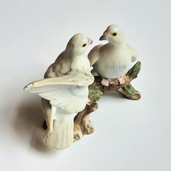 Lefton ❤️ Love Birds ❤️ Porcelain Bisque Doves on a Branch - Picture 7 of 9